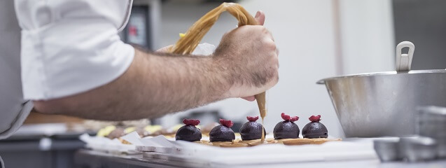 Sabes cual es la diferencia entre el término pastelería y repostería? 